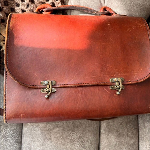 Classic Brown Leather Men's Bag - Picture 9 of 15